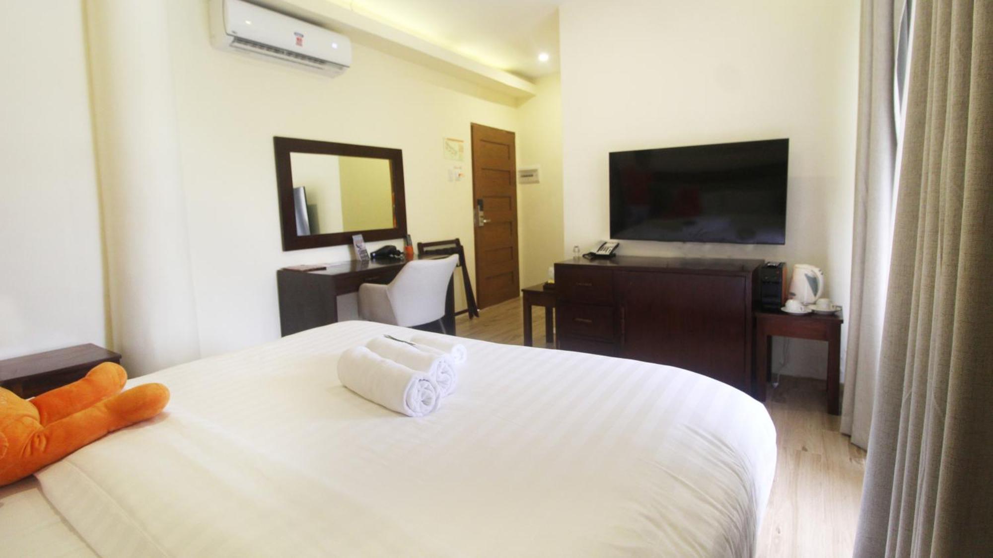 Ambassador In Paradise Balabag  Exterior photo Deluxe Room